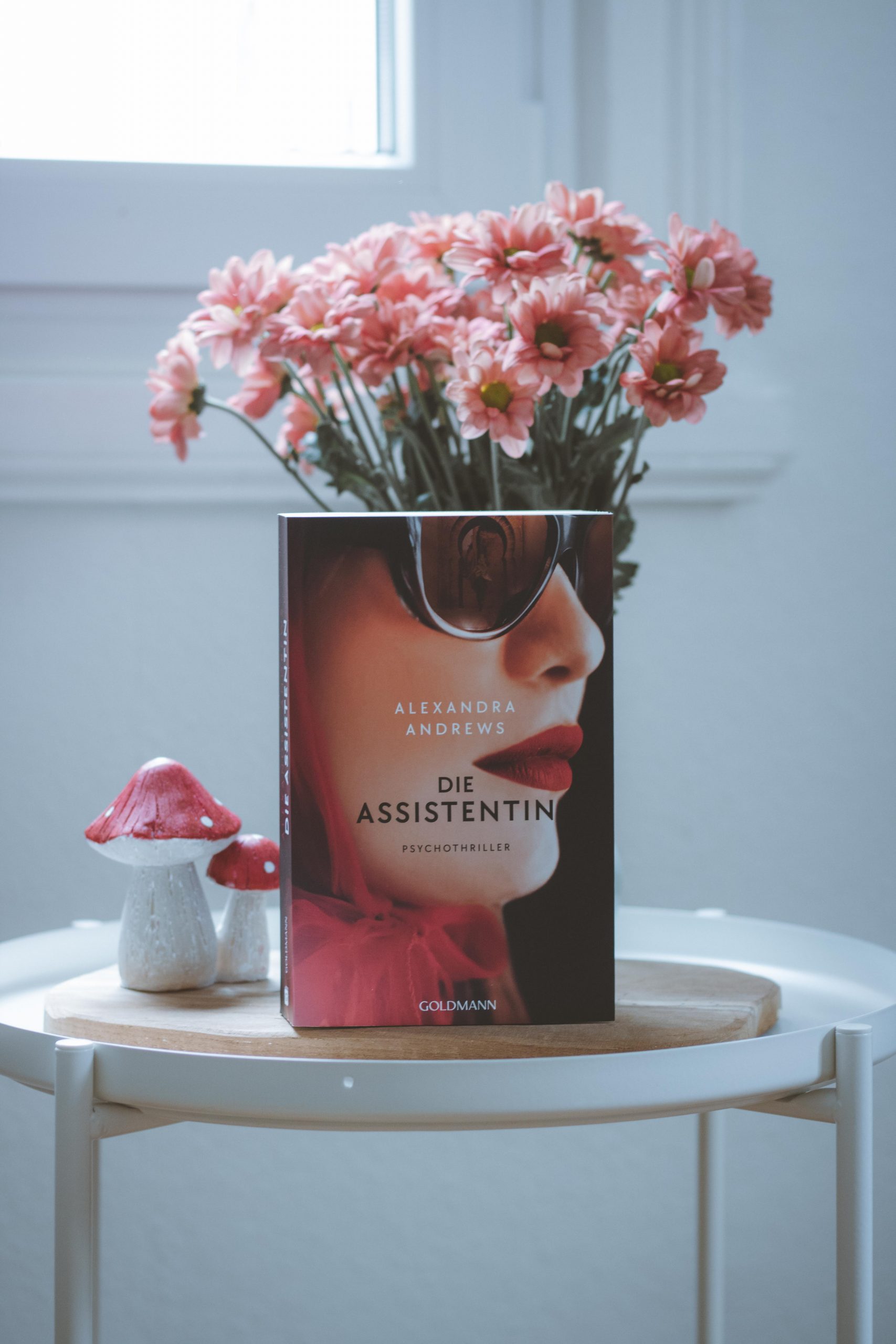 Die Assistentin | Alexandra Andrews